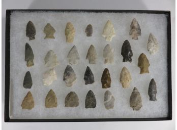 Lot Of 27 Arrowheads