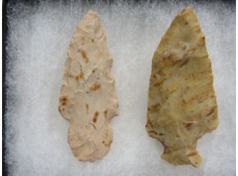 Lot Of 2 Arrowheads