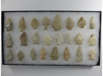 Lot Of 24 Arrowheads