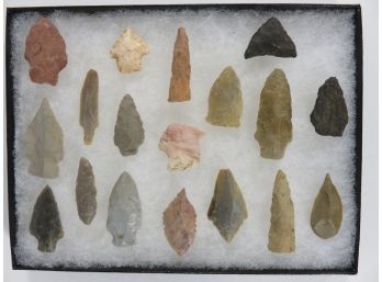 Lot Of 18 Arrowheads