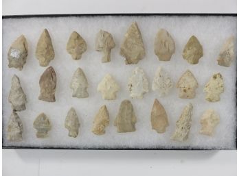 Lot Of 24 Arrowheads