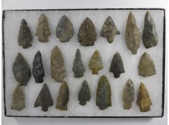 Lot Of 21 Arrowheads