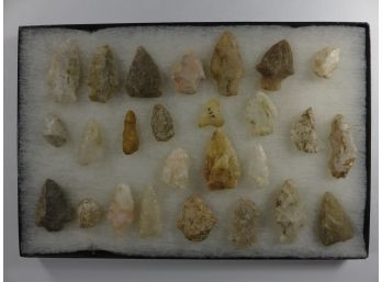 Lot Of 26 Arrowheads