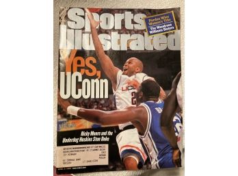 Sports Illustrated April 5, 1999 UCONN Basketball  On Cover