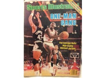 Sports Illustrated From November 17, 1986 With Michael Jordan Cover