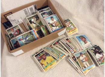 Box Of 700 1976 Topps Baseball Cards