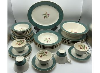 Homer Laughlin Dinnerware Set ~ Cavaliere Eggshell Berkshire Pattern ~  Empire Green Service For 5