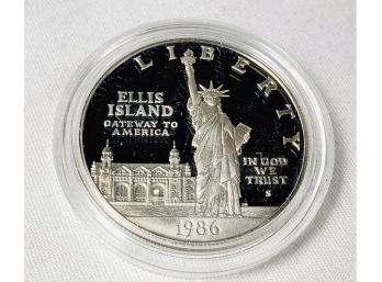 Ellis Island 1986 Statue Of Liberty Silver Dollar In Capsule