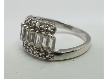 Beautiful Vintage Sterling Silver Ring Size 7 With Rhinestones