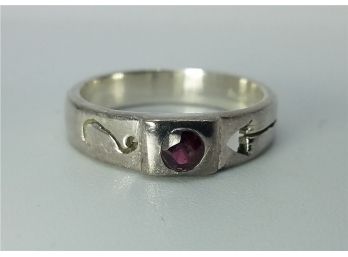 Vintage Sterling Silver Ring Size 8 With A Tested Garnet And A Caved Arrow And Hook Alongside