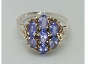 Beautiful Vintage Sterling Silver Size 7 Ring With 7 Purple Stones