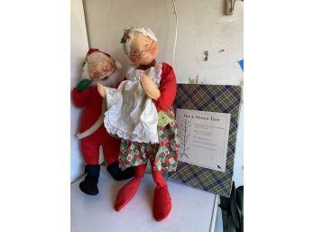 Annalee Christmas Santa And Mrs Claus With A Mitten Tree Decorations