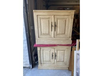 Great Bleached Wood Cabinets In Excellent Condition