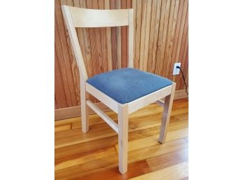 Single Light Wood Scandinavian-style Desk Chair With Grey Pad