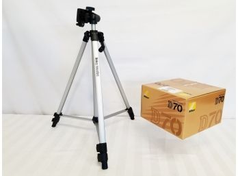 Nikon D70 6.1 Megapixel Digital SLR Camera Body & Mercury Inovations Tripod