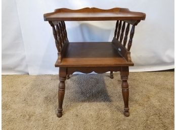 Small Vintage Turned Leg 2 Tier Side Table
