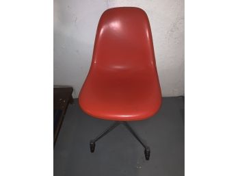 Herman Miller Mid Century Modern Swivel Fiberglass Office Chair With Vinyl Seat  From IBM