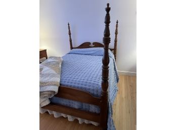 Four Post Bed Full Size 58 W X 62.5 H X 76.5 D