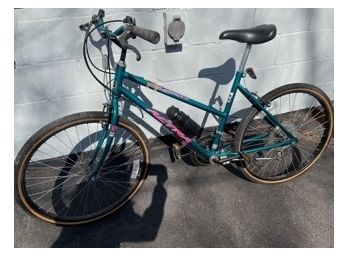 Murray Woman's Mountain Bike - 10 Speed  With 15 Speed Index