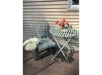 Fabulous Outdoor Metal Bistro Set With Faux Flowers