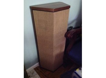 Pair Vintage Design Acoustics Speakers