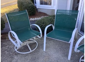 4 Green Patio Table Chairs