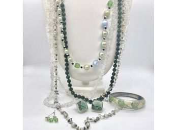 Springtime Greens Jewelry Collection - 8 Pieces Beads, Bracelet And Earrings