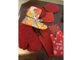 Large Lot Of Oven Mits