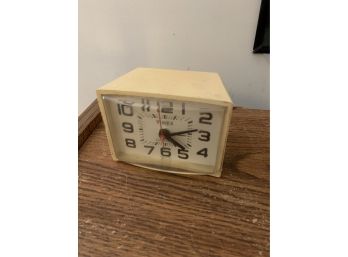 Timex Easy Reader Vintage Clock