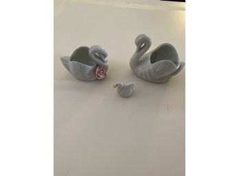 Lot Of 3 Porcelain Swans & Tin Swan Decor Box