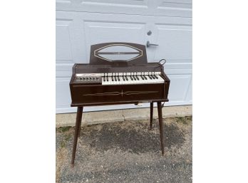 Magnus Mini Electric Organ