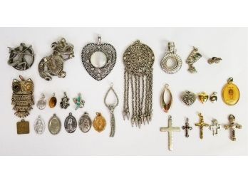 Lovely Selection Of Twenty-Nine Necklace Pendants