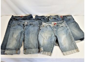 Lot Of Women's Mossimo And Gloria Vanderbilt Denim