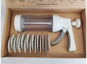 Pampered Chef Cookie Press No 1525 With 16 Design Cutters