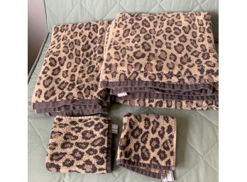 The Royal Company, Leopard Patterned Towel Set