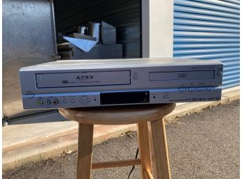 VHS Recorder/DVD Player