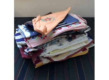 Large Lot Of Women's Vintage Handkerchiefs