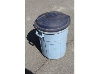 20 Gallon Rubbermaid Trash Can