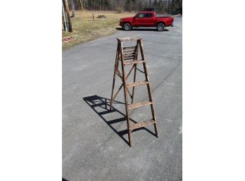 5ft Wooden Step Ladder