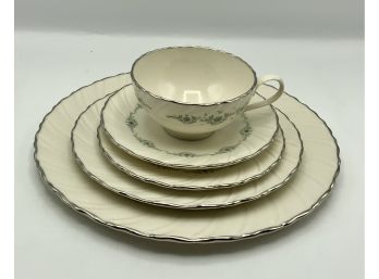 Lenox Dinnerware Complete Service For 6  Musette