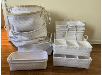 Set Of 14 White Woven Baskets (look At Photos For Sizes)