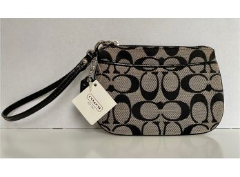 Coach Signature Wristlet Wallet Clutch New With Tags, F45659