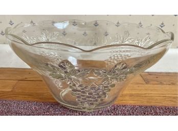 Pretty Punch Bowl Wit Plate And 12 Glasses With Grape Design Great Condition