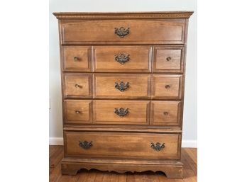 Very Nice Clean 5 Drawer Dresser