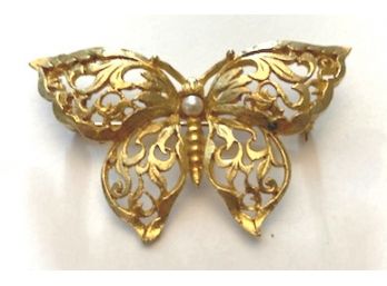 Gold Tone BUTTERFLY PIN With A Single Pearl