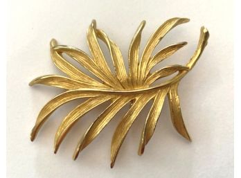 Vintage Fern Leaf Gold Tone Pin