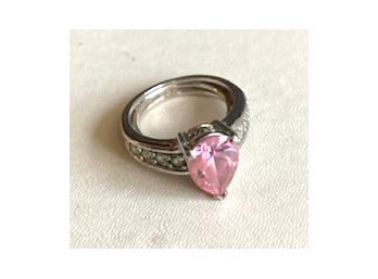 Fashion Ring With PINK PEAR SHAPE STONE