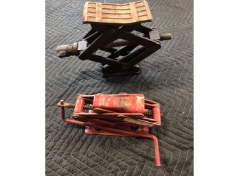 2 Working Scissor Jacks