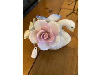 Swan Figurine Capidimonte - Bone China