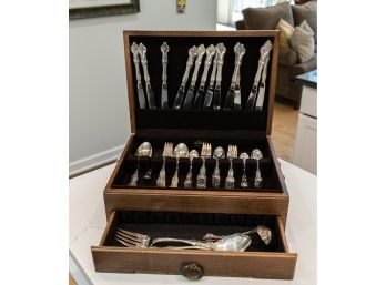 Vintage International DeepSilver SP Flatware In Pacific Silvercloth Lined Flatware Chest